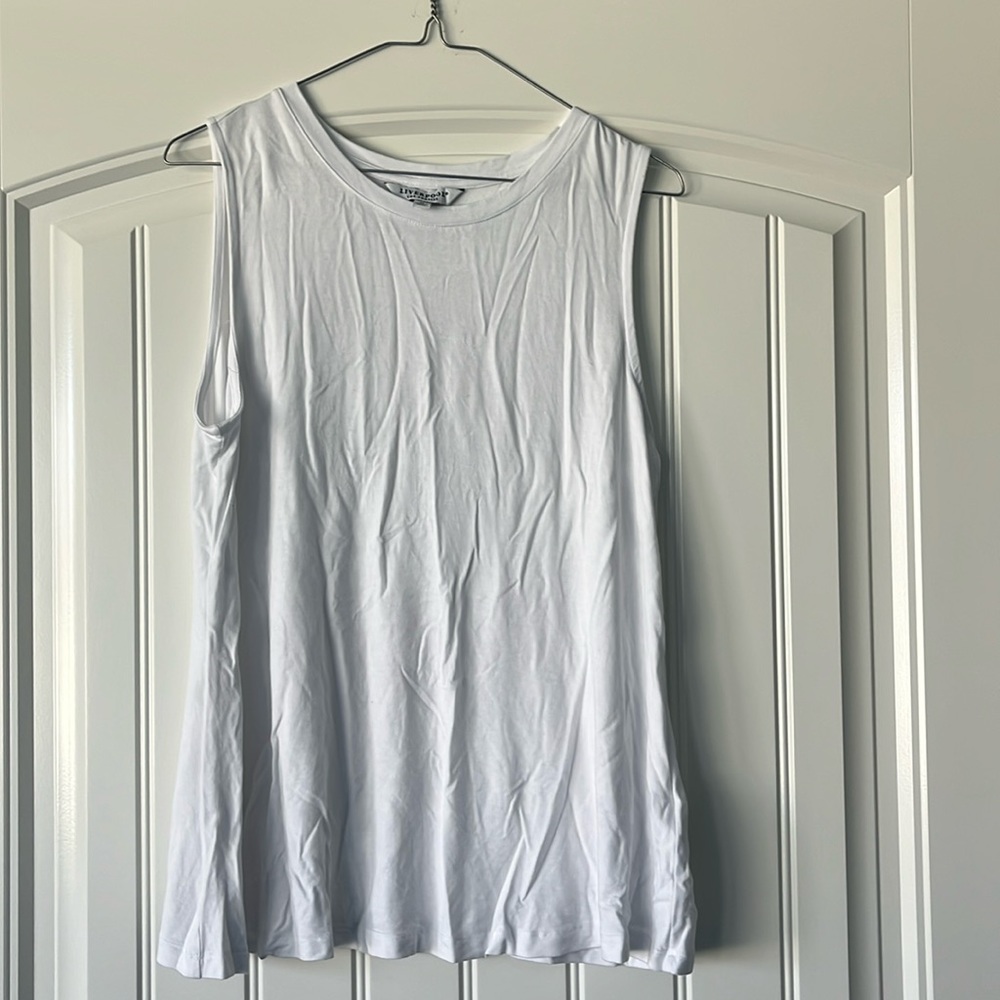Liverpool Women’s Sz M Sleeveless T-shirt